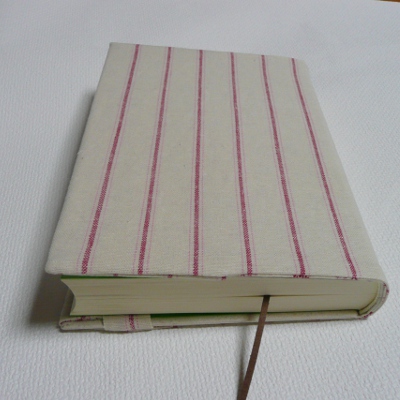 本のサイズに合わせた裏地付きブックカバーの作り方
